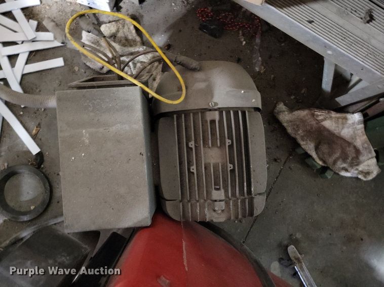 image for item DI3046 Tree Tool and Die Works 2UV mill