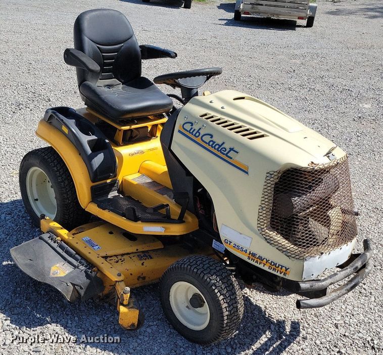 image for item DI3056 2007 Cub Cadet GT 2554 lawn mower