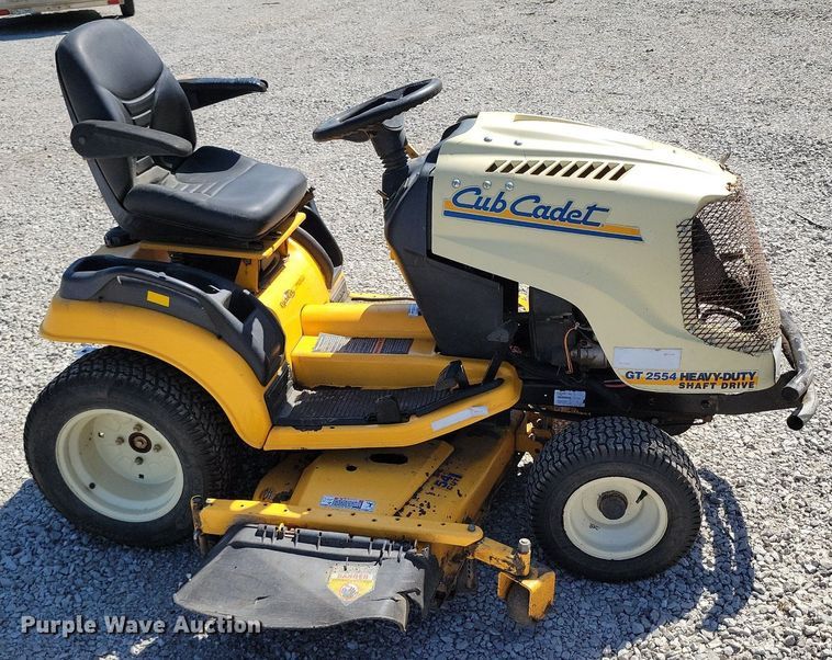 image for item DI3056 2007 Cub Cadet GT 2554 lawn mower