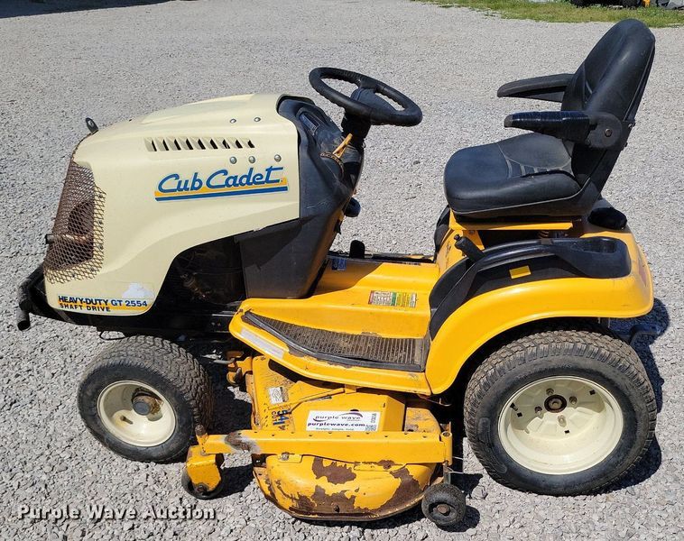image for item DI3056 2007 Cub Cadet GT 2554 lawn mower