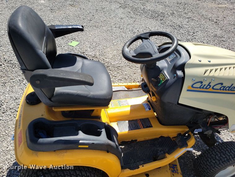 image for item DI3056 2007 Cub Cadet GT 2554 lawn mower