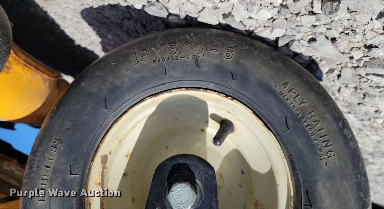 image for item DI3057 2013 Cub Cadet RZTS lawn mower