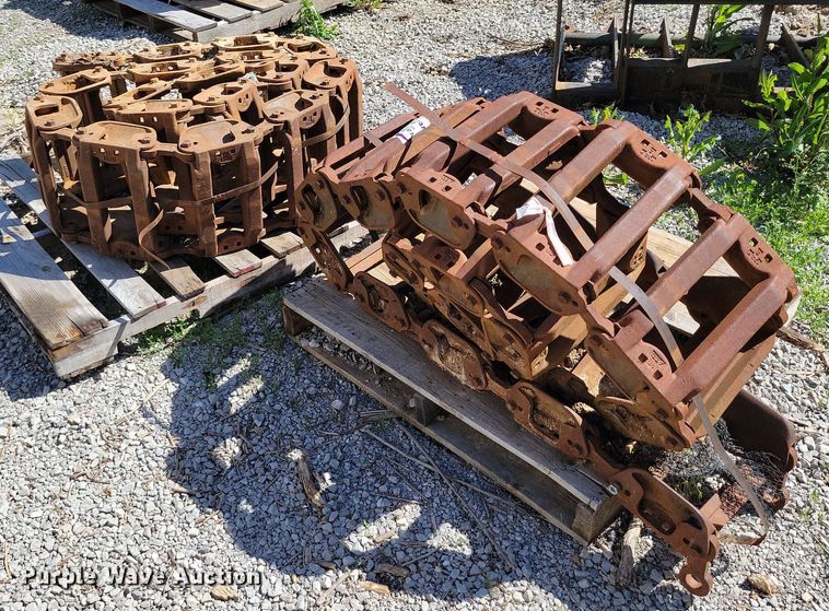 image for item DI3058 Over the tire skid steer tracks