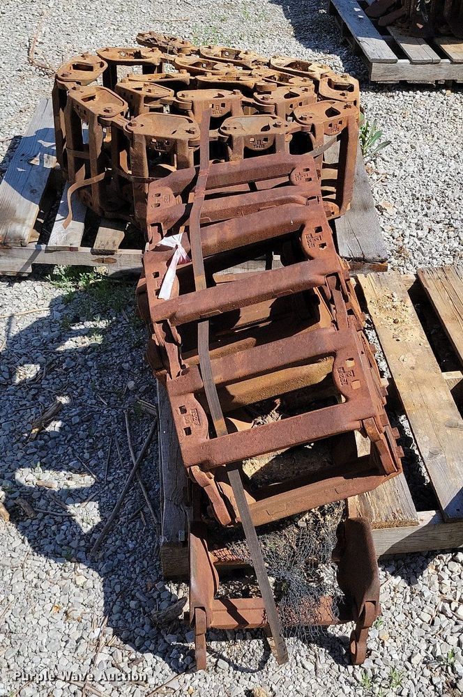 image for item DI3058 Over the tire skid steer tracks