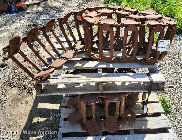 image for item DI3059 Over the tire skid steer tracks