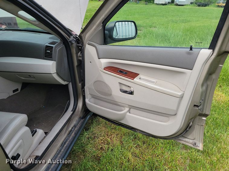 image for item DI3061 2005 Jeep Grand Cherokee Limited SUV