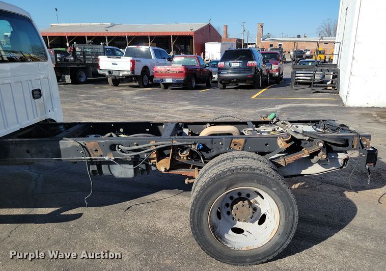 image for item DK4186 2012 Ford F550 Super Duty XL Crew Cab truck cab and chassis