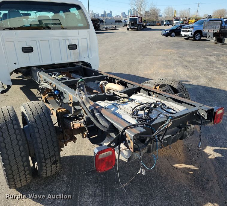 image for item DK4186 2012 Ford F550 Super Duty XL Crew Cab truck cab and chassis