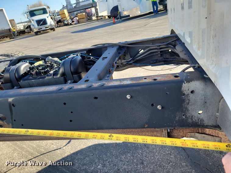 image for item DK4186 2012 Ford F550 Super Duty XL Crew Cab truck cab and chassis