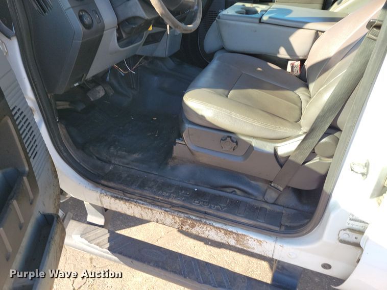 image for item DK4186 2012 Ford F550 Super Duty XL Crew Cab truck cab and chassis