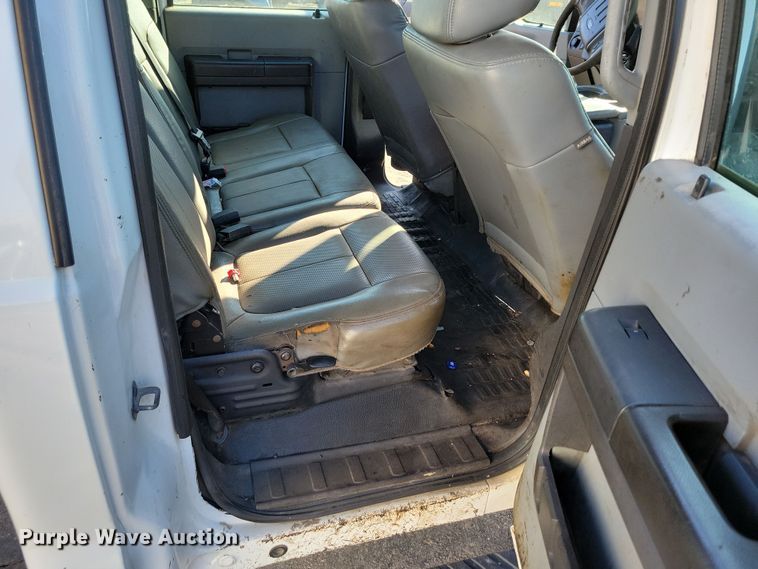 image for item DK4186 2012 Ford F550 Super Duty XL Crew Cab truck cab and chassis