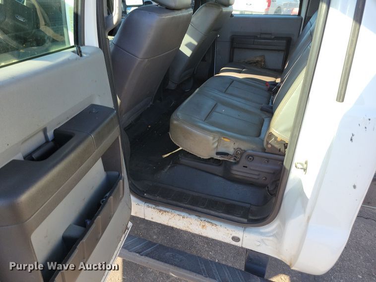 image for item DK4186 2012 Ford F550 Super Duty XL Crew Cab truck cab and chassis