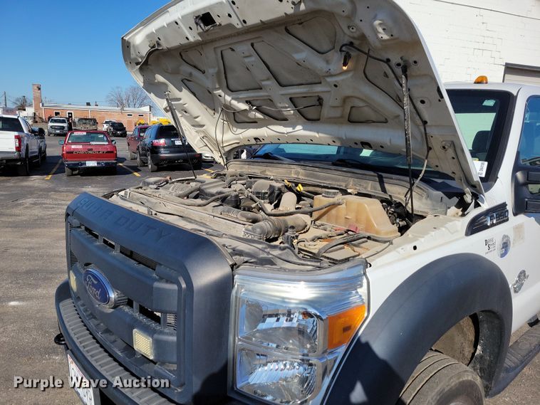 image for item DK4186 2012 Ford F550 Super Duty XL Crew Cab truck cab and chassis