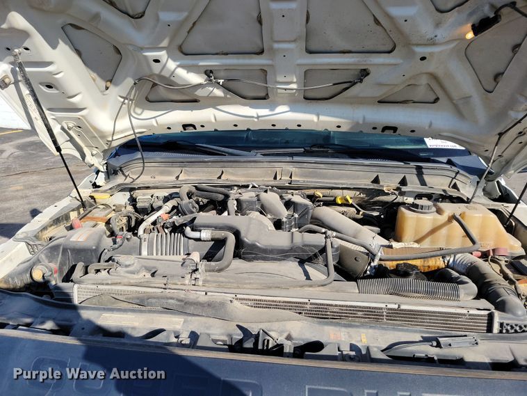 image for item DK4186 2012 Ford F550 Super Duty XL Crew Cab truck cab and chassis