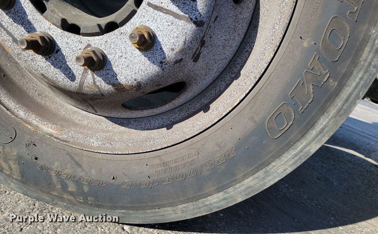 image for item DK4186 2012 Ford F550 Super Duty XL Crew Cab truck cab and chassis