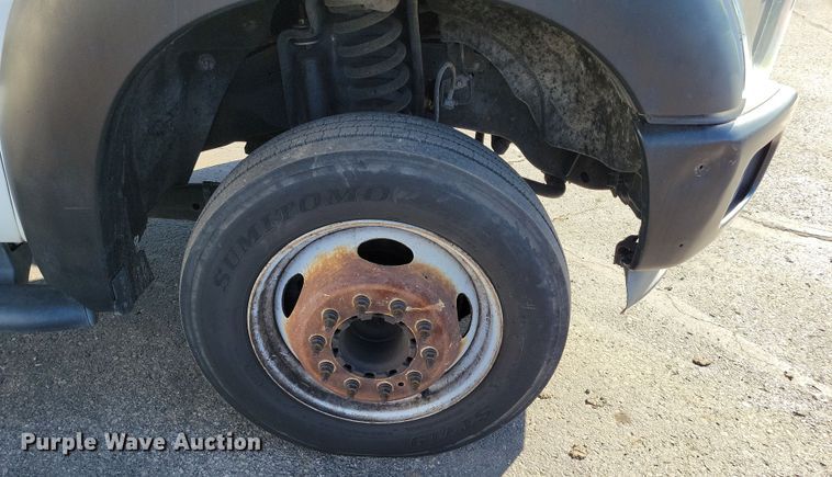 image for item DK4186 2012 Ford F550 Super Duty XL Crew Cab truck cab and chassis