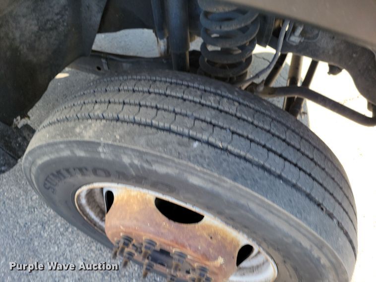 image for item DK4186 2012 Ford F550 Super Duty XL Crew Cab truck cab and chassis