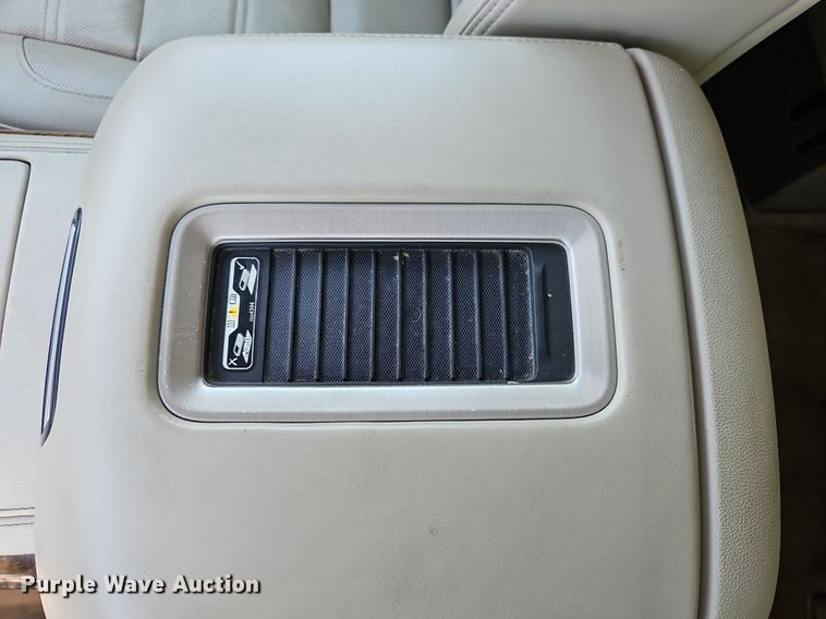 image for item DM1636 2015 GMC Yukon Denali XL SUV