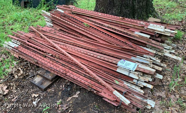 image for item DM7828 Approximately 185 T-posts