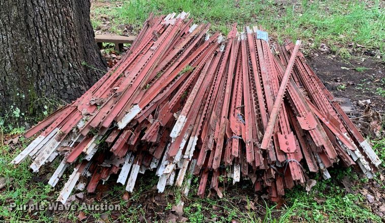 image for item DM7828 Approximately 185 T-posts