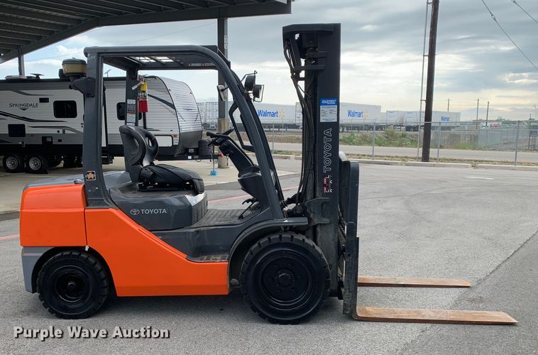 image for item DM7843 Toyota  8FDU32 forklift