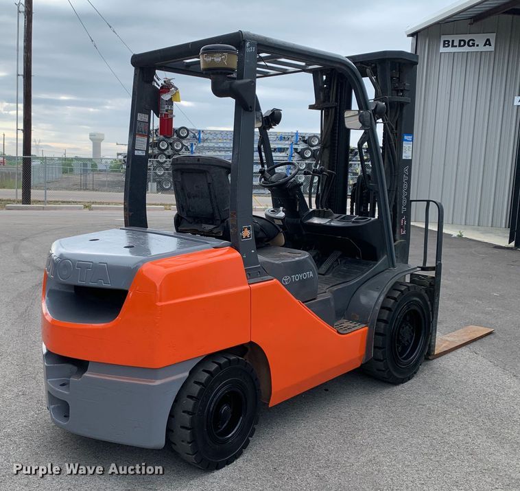 image for item DM7843 Toyota  8FDU32 forklift