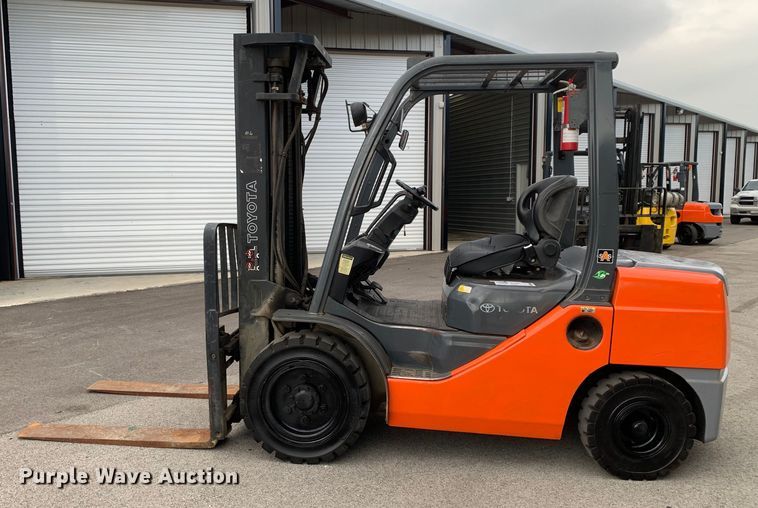 image for item DM7843 Toyota  8FDU32 forklift