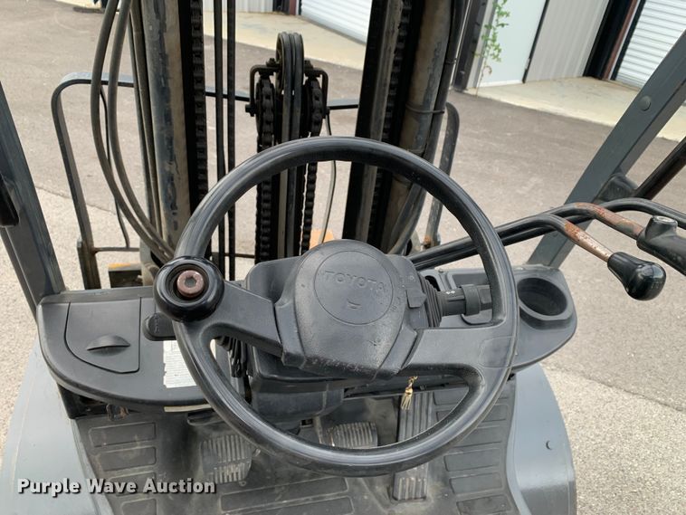 image for item DM7843 Toyota  8FDU32 forklift