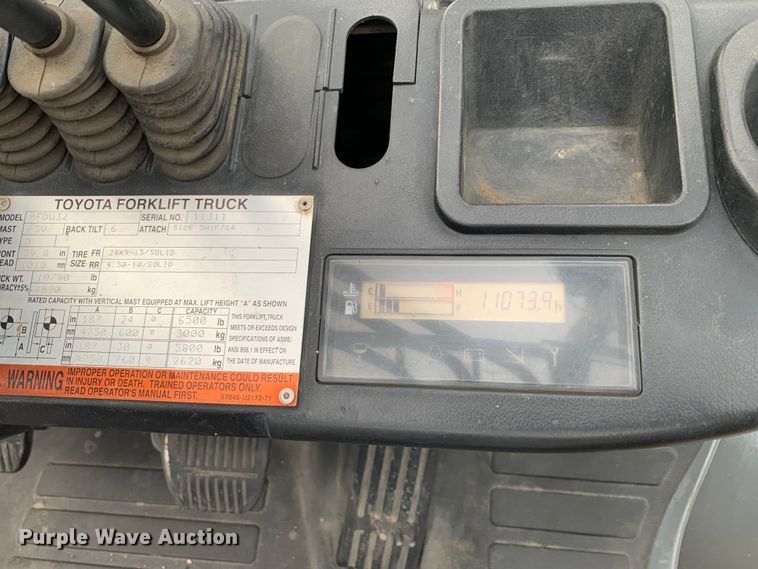 image for item DM7843 Toyota  8FDU32 forklift