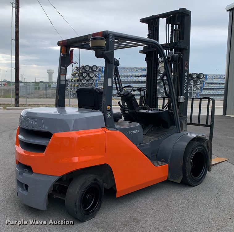 image for item DM7844 Toyota 8FD35U forklift