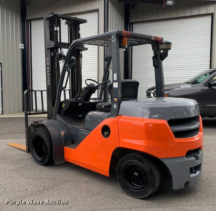 image for item DM7844 Toyota 8FD35U forklift