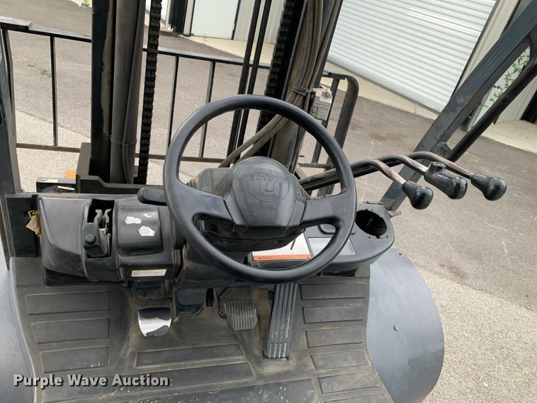 image for item DM7844 Toyota 8FD35U forklift