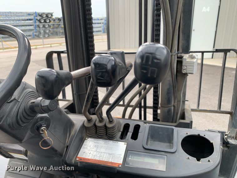 image for item DM7844 Toyota 8FD35U forklift