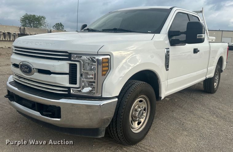 image for item DO1086 2019 Ford F250 Super Duty XL SuperCab pickup truck