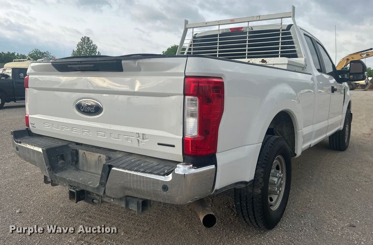 image for item DO1086 2019 Ford F250 Super Duty XL SuperCab pickup truck