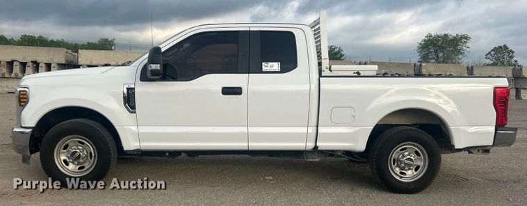 image for item DO1086 2019 Ford F250 Super Duty XL SuperCab pickup truck