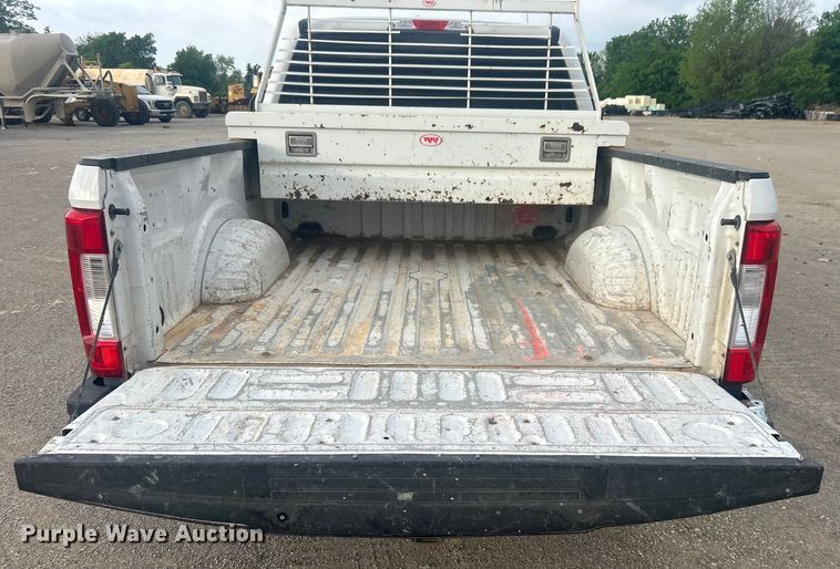 image for item DO1086 2019 Ford F250 Super Duty XL SuperCab pickup truck