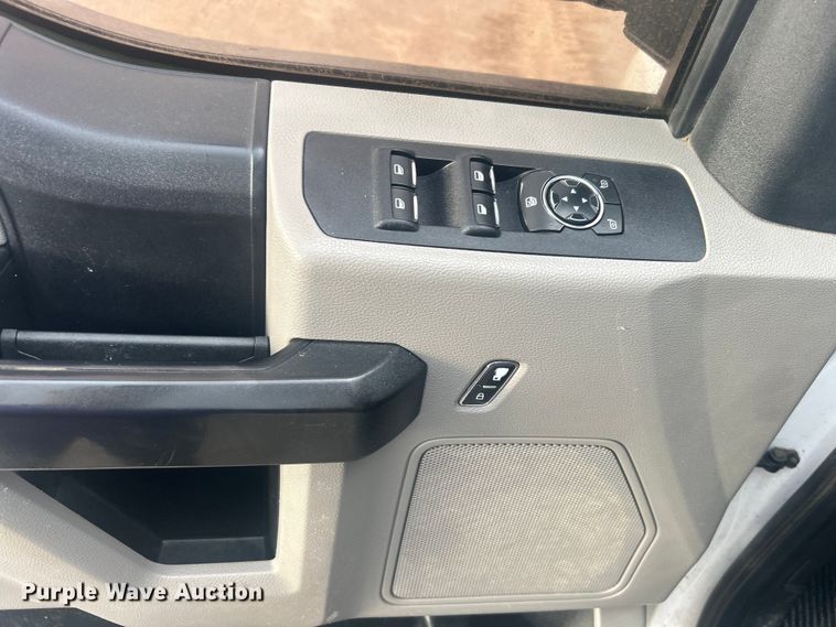 image for item DO1086 2019 Ford F250 Super Duty XL SuperCab pickup truck