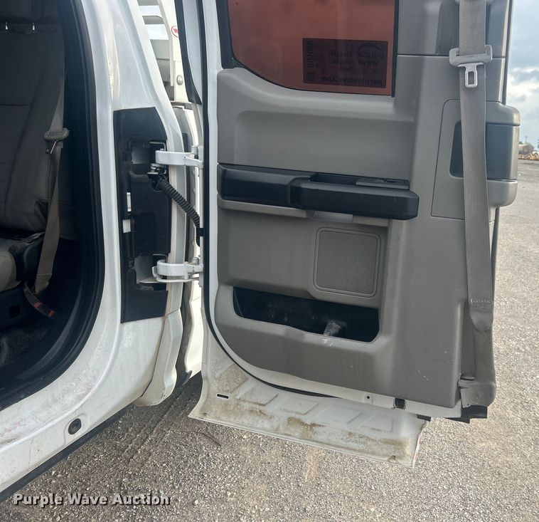 image for item DO1086 2019 Ford F250 Super Duty XL SuperCab pickup truck