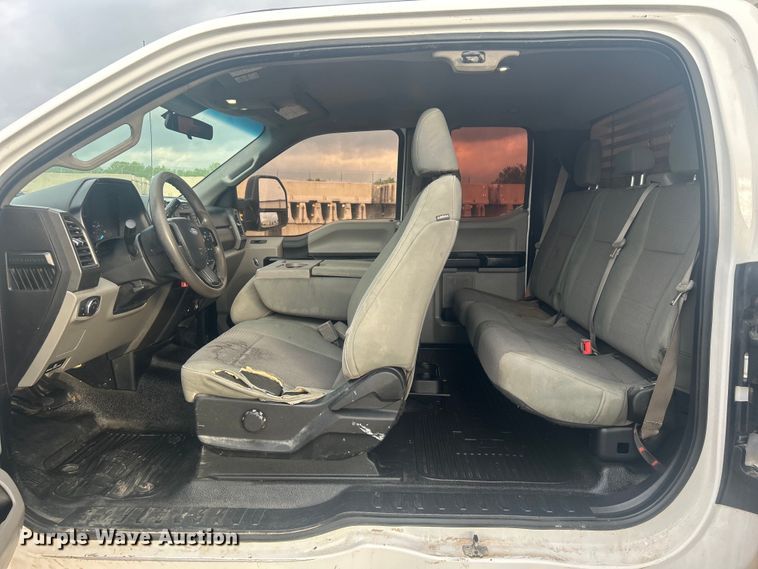 image for item DO1086 2019 Ford F250 Super Duty XL SuperCab pickup truck