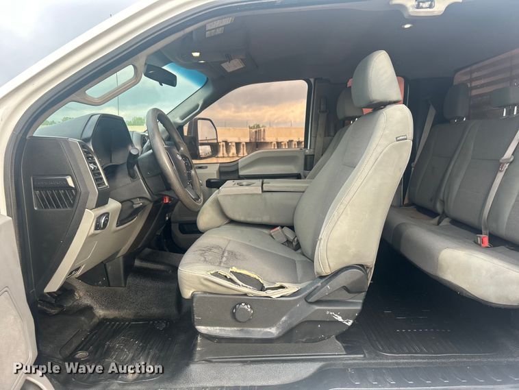 image for item DO1086 2019 Ford F250 Super Duty XL SuperCab pickup truck