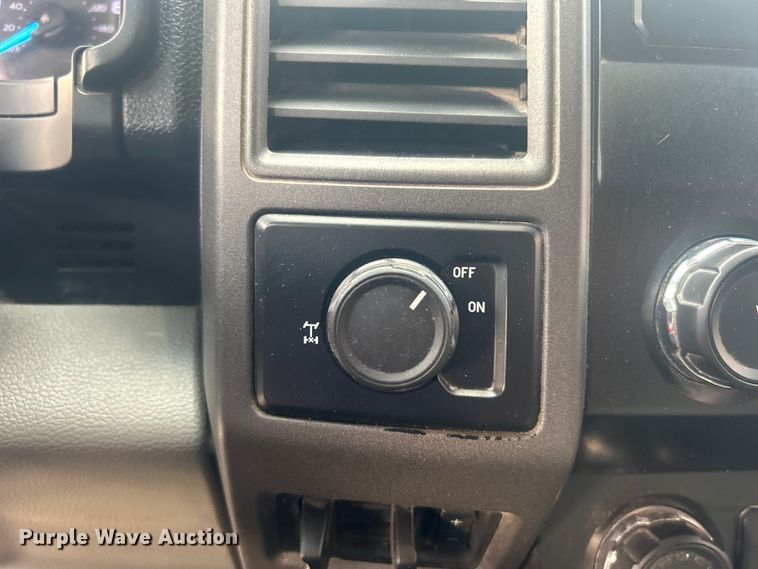 image for item DO1086 2019 Ford F250 Super Duty XL SuperCab pickup truck