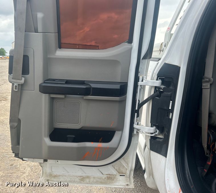 image for item DO1086 2019 Ford F250 Super Duty XL SuperCab pickup truck