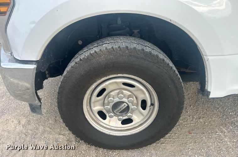 image for item DO1086 2019 Ford F250 Super Duty XL SuperCab pickup truck