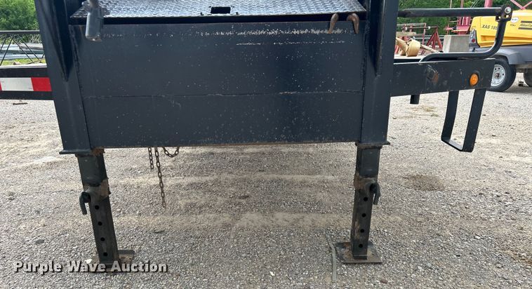 image for item DO1087 2010 T&R DDT equipment trailer