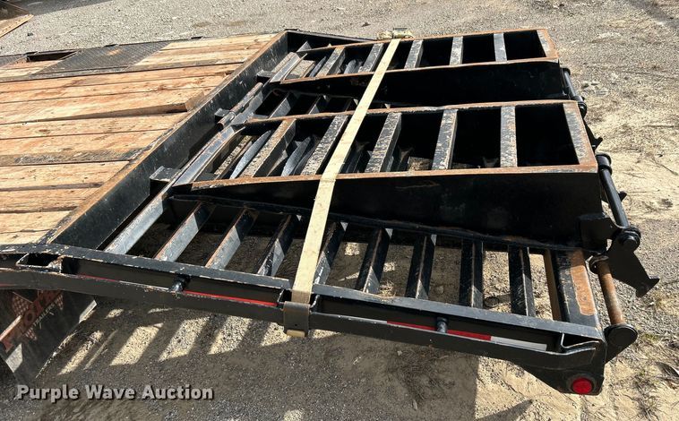 image for item DO1087 2010 T&R DDT equipment trailer