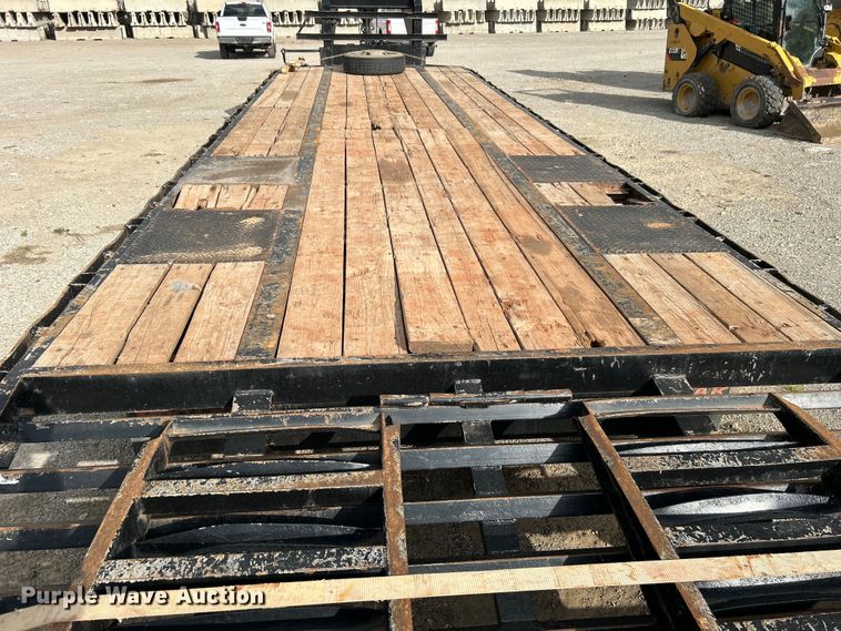 image for item DO1087 2010 T&R DDT equipment trailer