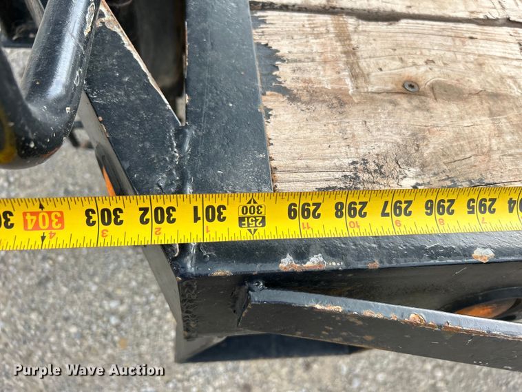 image for item DO1087 2010 T&R DDT equipment trailer