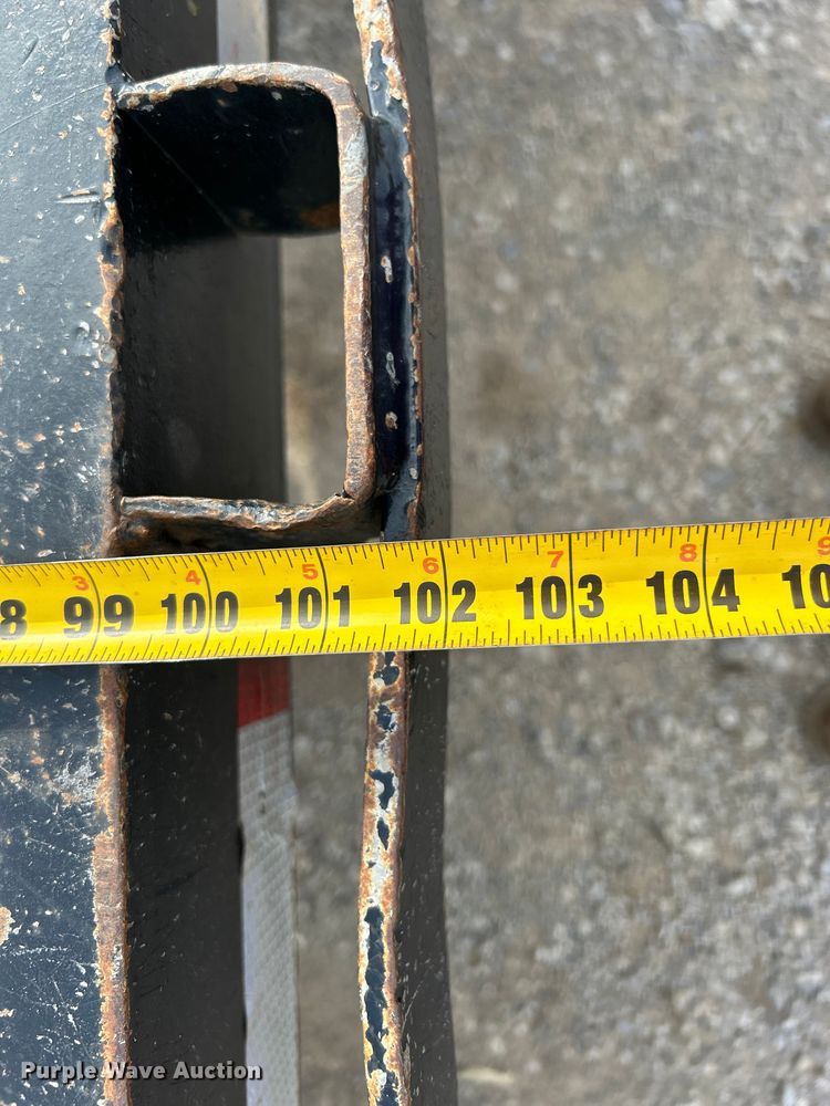 image for item DO1087 2010 T&R DDT equipment trailer