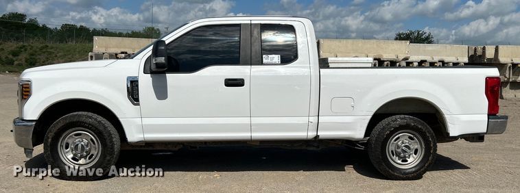 image for item DO1091 2021 Ford F250 Super Duty XL SuperCab pickup truck